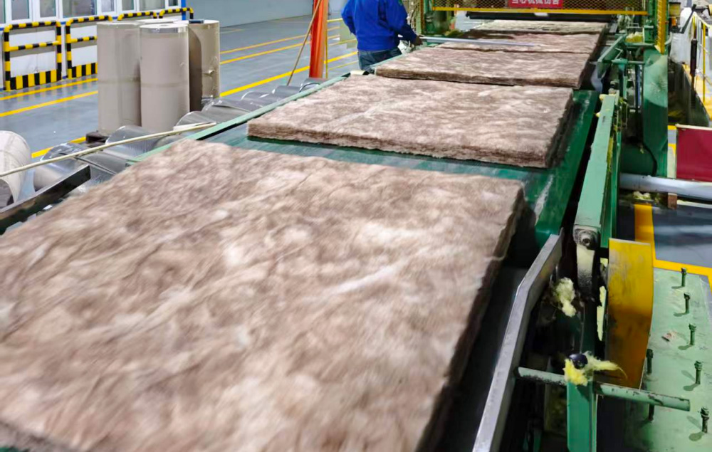 Brown Glass Wool Batt: Eco-Friendly Insulation Popular in Australia & the US